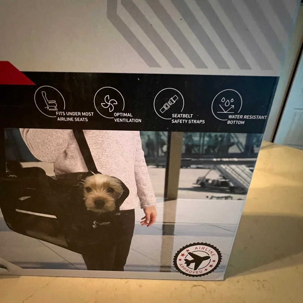 New in box Spyder Pet Carrier Airline Approved Black Up to 20 lbs